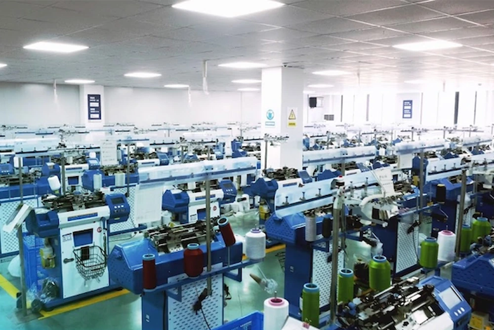Advanced high-gauge seamless knitting machines at SQG safety glove factory